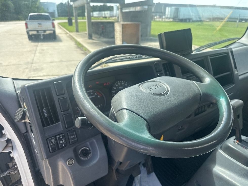 Light Duty Box Truck-Light and Medium Duty Trucks-Isuzu-2015-NPR-Hammond-LA-132,493\n\t\tmiles-$ 19,500 - Image 17