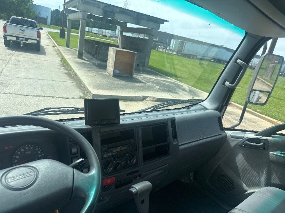 Light Duty Box Truck-Light and Medium Duty Trucks-Isuzu-2015-NPR-Hammond-LA-132,493\n\t\tmiles-$ 19,500 - Image 18