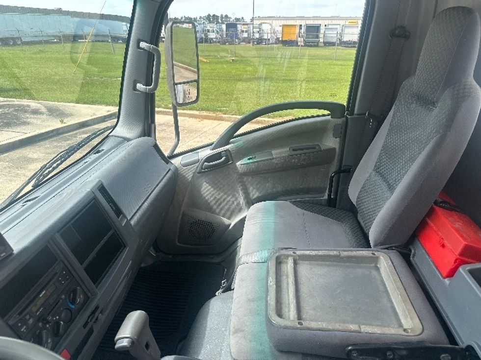 Light Duty Box Truck-Light and Medium Duty Trucks-Isuzu-2015-NPR-Hammond-LA-132,493\n\t\tmiles-$ 19,500 - Image 19