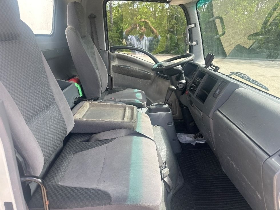 Light Duty Box Truck-Light and Medium Duty Trucks-Isuzu-2015-NPR-Hammond-LA-132,493\n\t\tmiles-$ 19,500 - Image 22