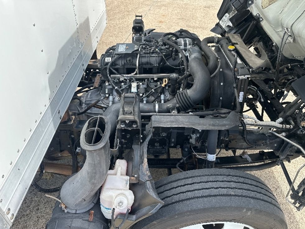 Light Duty Box Truck-Light and Medium Duty Trucks-Isuzu-2015-NPR-Hammond-LA-132,493\n\t\tmiles-$ 19,500 - Image 23