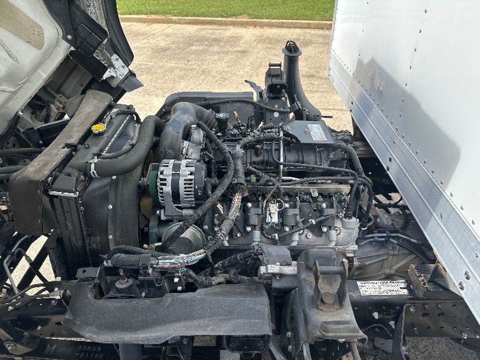 Light Duty Box Truck-Light and Medium Duty Trucks-Isuzu-2015-NPR-Hammond-LA-132,493\n\t\tmiles-$ 19,500 - Image 24