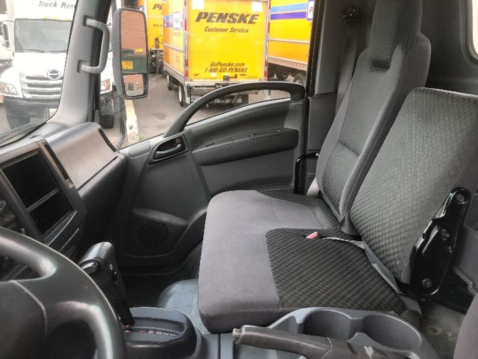 Light Duty Box Truck-Light and Medium Duty Trucks-Isuzu-2015-NPR-Rockville-MD-286,550\n\t\tmiles-$ 17,000 - Image 18