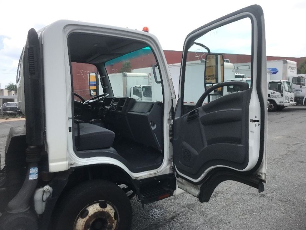 Light Duty Box Truck-Light and Medium Duty Trucks-Isuzu-2015-NPR-Rockville-MD-286,550\n\t\tmiles-$ 17,000 - Image 19