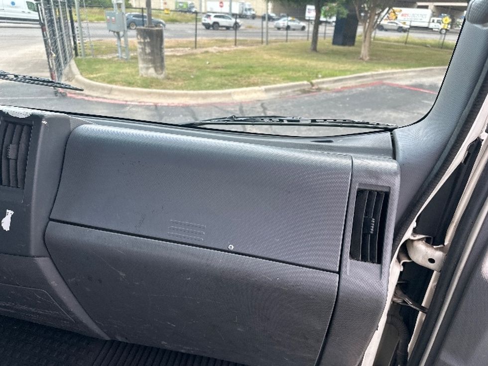 Light Duty Box Truck-Light and Medium Duty Trucks-Isuzu-2015-NPR-San Antonio-TX-242,238\n\t\tmiles-$ 24,750 - Image 21