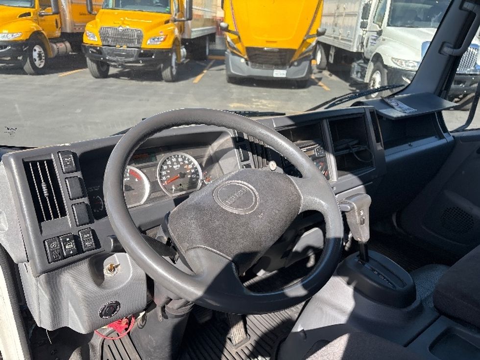 Light Duty Box Truck-Light and Medium Duty Trucks-Isuzu-2015-NPR-Santa Clara-CA-147,078\n\t\tmiles-$ 31,750 - Image 17