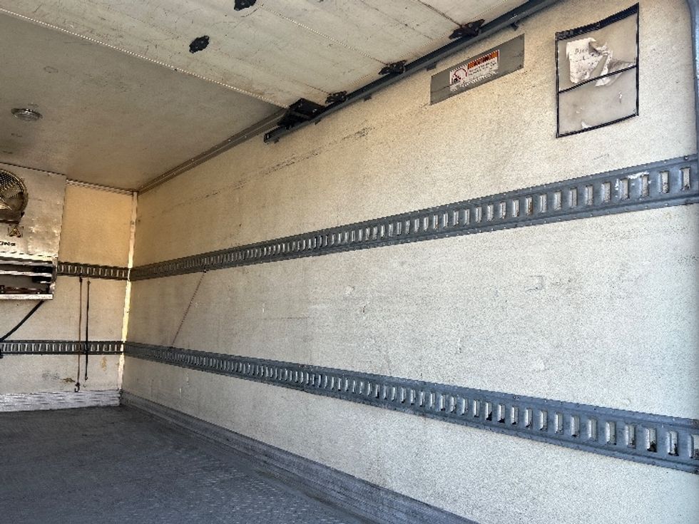 Light Duty Box Truck-Light and Medium Duty Trucks-Isuzu-2016-NPR-Atlanta-GA-41,785\n\t\tmiles-$ 14,000 - Image 12