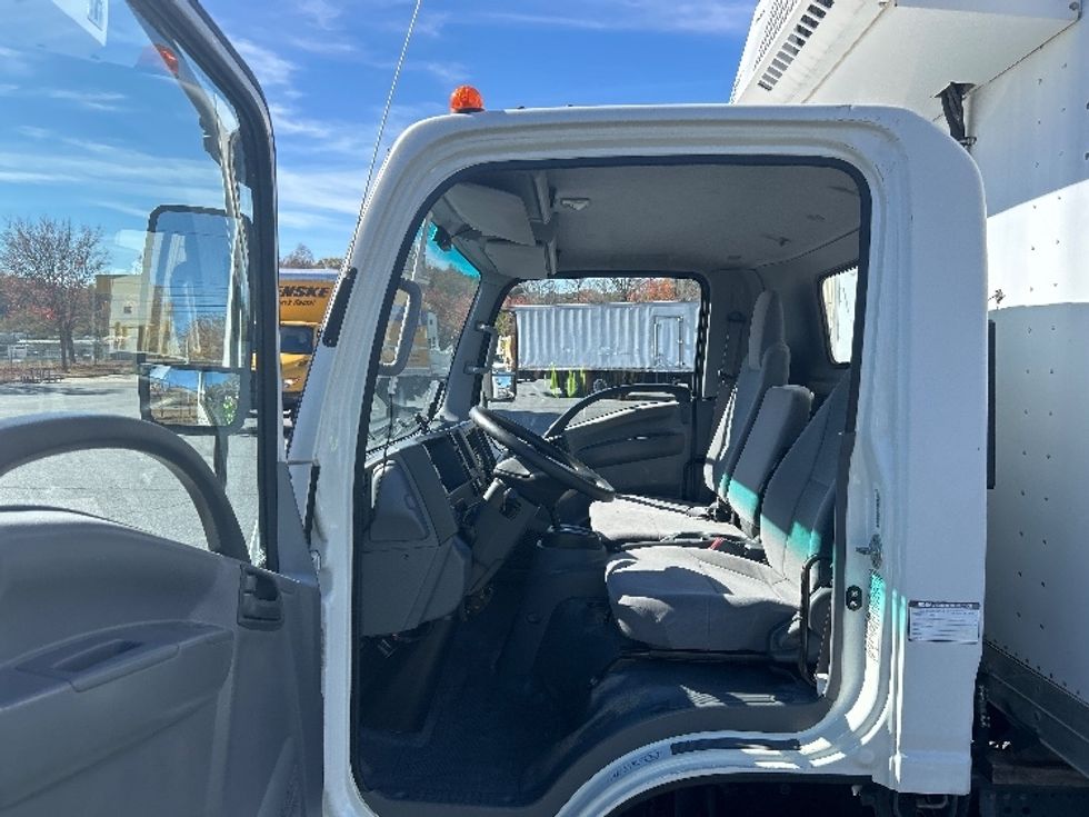 Light Duty Box Truck-Light and Medium Duty Trucks-Isuzu-2016-NPR-Atlanta-GA-41,785\n\t\tmiles-$ 14,000 - Image 16