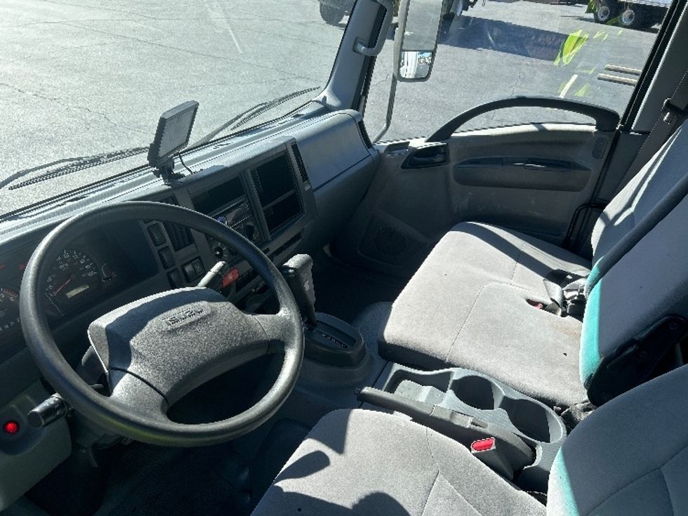 Light Duty Box Truck-Light and Medium Duty Trucks-Isuzu-2016-NPR-Atlanta-GA-41,785\n\t\tmiles-$ 14,000 - Image 17