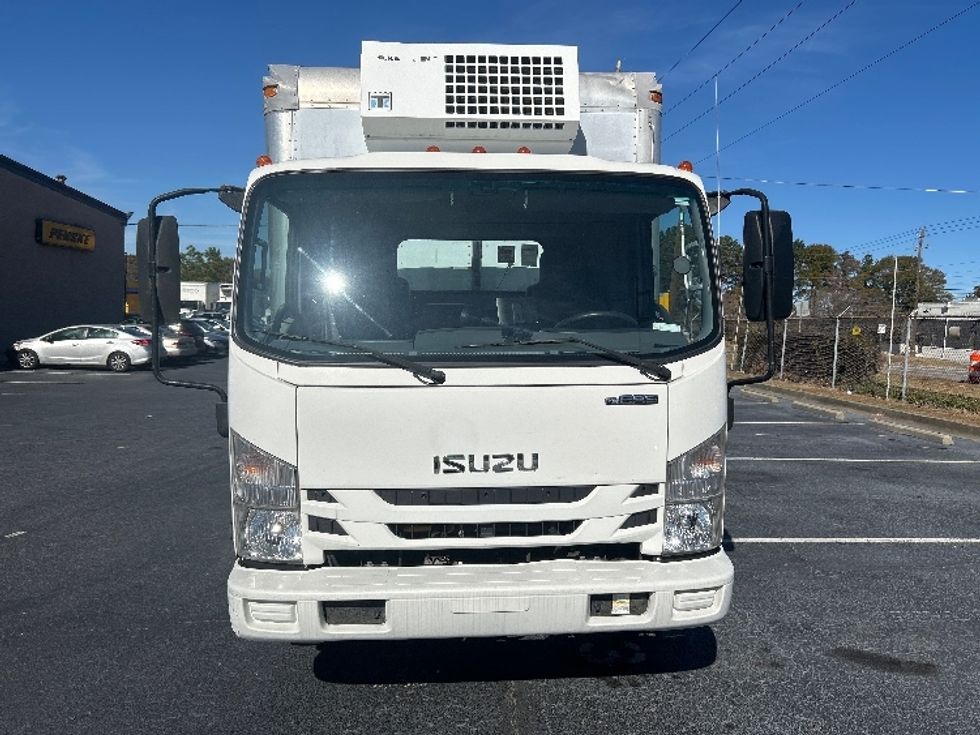 2016 Isuzu NPR photo 2