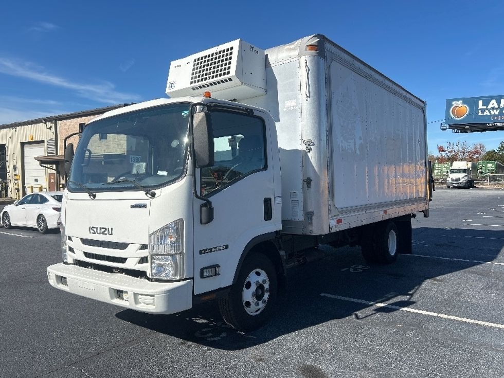 2016 Isuzu NPR photo 3