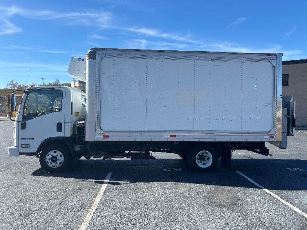 2016 Isuzu NPR photo 4