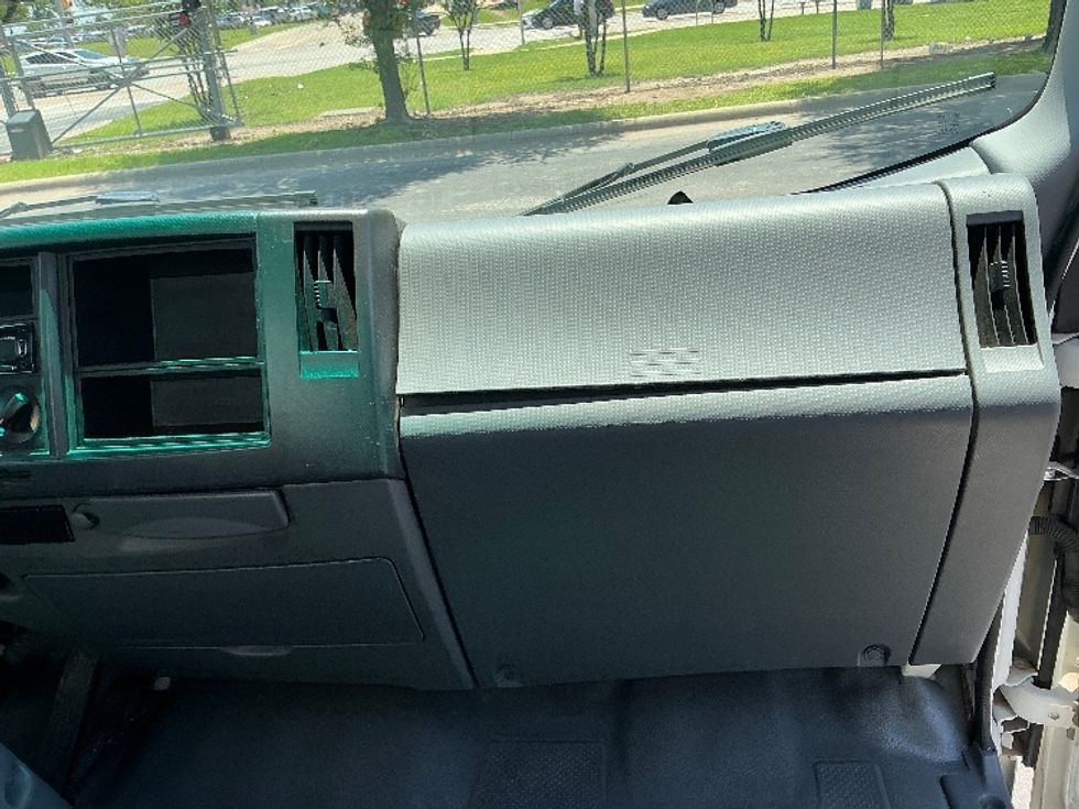 Light Duty Box Truck-Light and Medium Duty Trucks-Isuzu-2016-NPR-Austin-TX-78,172\n\t\tmiles-$ 18,000 - Image 21