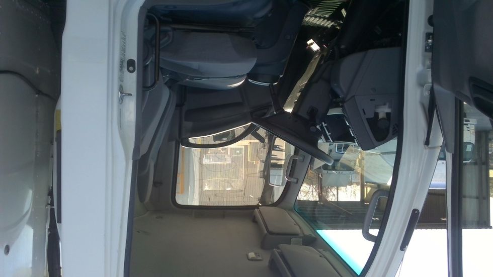 Light Duty Box Truck-Light and Medium Duty Trucks-Isuzu-2016-NPR-Conyers-GA-24,842\n\t\tmiles-$ 32,250 - Image 10