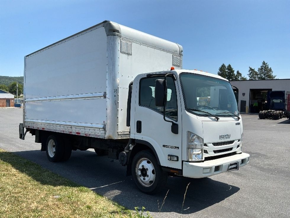 Light Duty Box Truck-Light and Medium Duty Trucks-Isuzu-2016-NPR EFI-Allentown-PA-91,105\n\t\tmiles-$ 31,000 - Image 1