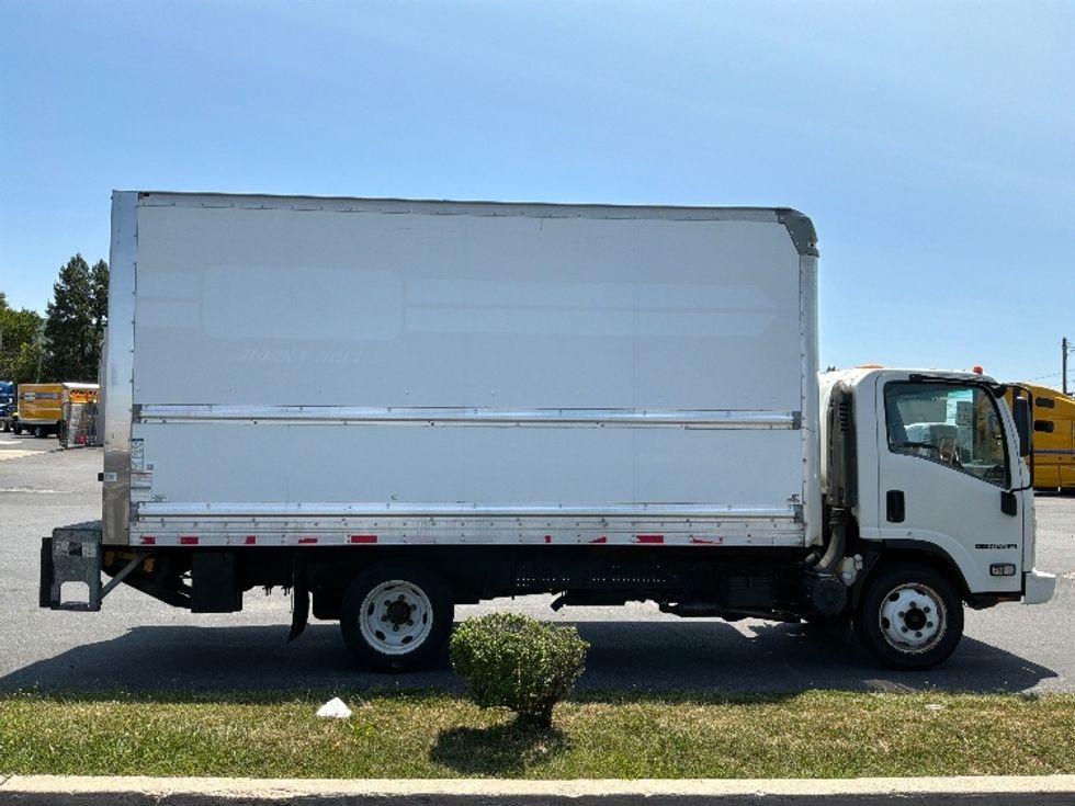 Light Duty Box Truck-Light and Medium Duty Trucks-Isuzu-2016-NPR EFI-Allentown-PA-91,105\n\t\tmiles-$ 31,000 - Image 13