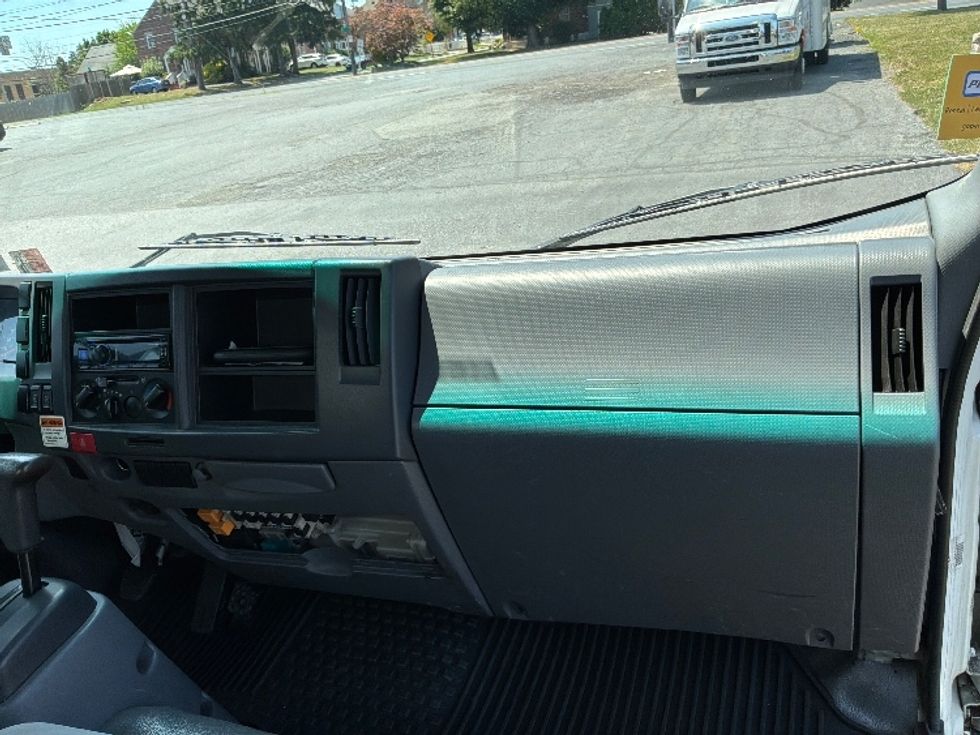 Light Duty Box Truck-Light and Medium Duty Trucks-Isuzu-2016-NPR EFI-Allentown-PA-91,105\n\t\tmiles-$ 31,000 - Image 19