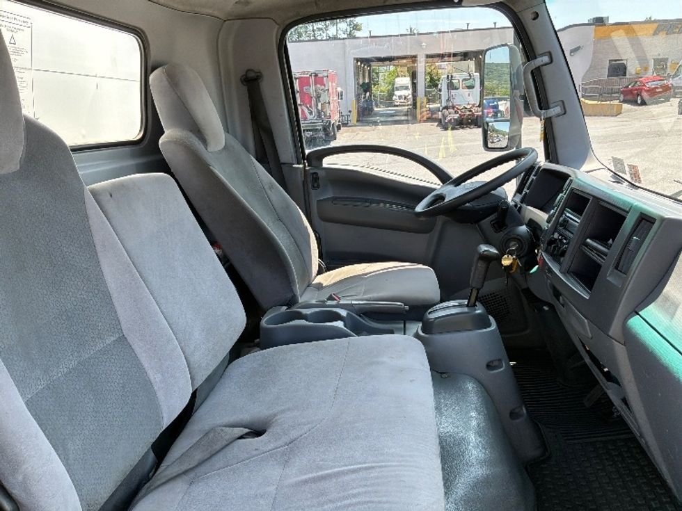 Light Duty Box Truck-Light and Medium Duty Trucks-Isuzu-2016-NPR EFI-Allentown-PA-91,105\n\t\tmiles-$ 31,000 - Image 20