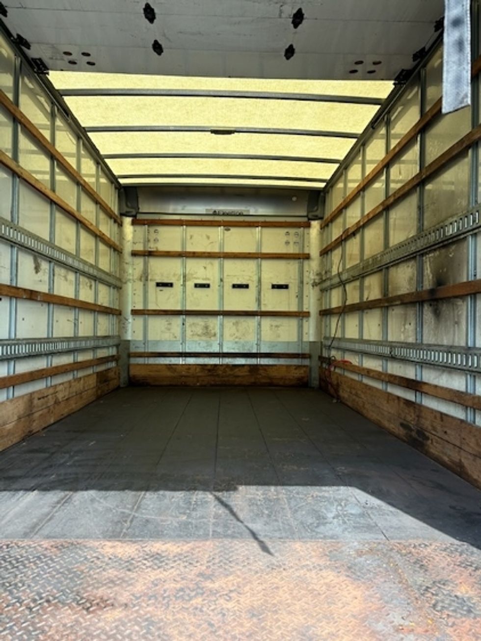 Light Duty Box Truck-Light and Medium Duty Trucks-Isuzu-2016-NPR EFI-Allentown-PA-91,105\n\t\tmiles-$ 31,000 - Image 8