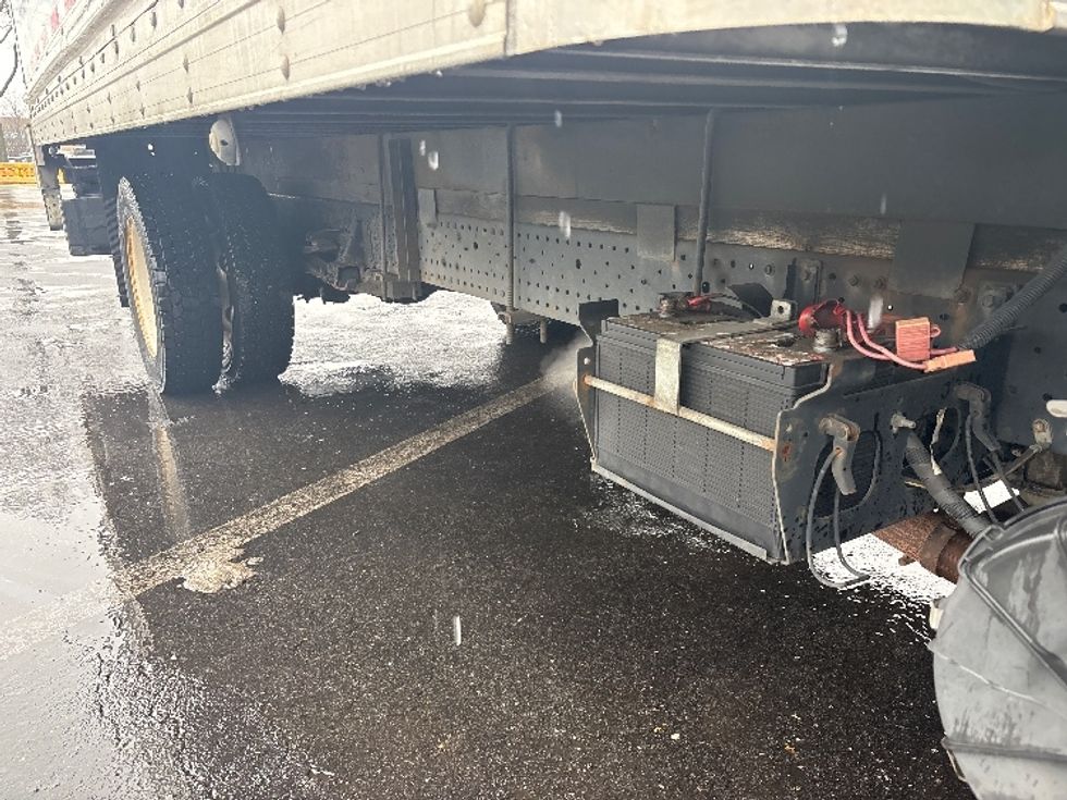 Light Duty Box Truck-Light and Medium Duty Trucks-Isuzu-2016-NPR EFI-Capitol Heights-MD-175,764\n\t\tmiles-$ 26,500 - Image 14