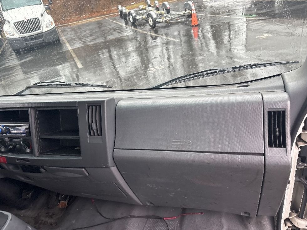 Light Duty Box Truck-Light and Medium Duty Trucks-Isuzu-2016-NPR EFI-Capitol Heights-MD-175,764\n\t\tmiles-$ 26,500 - Image 21