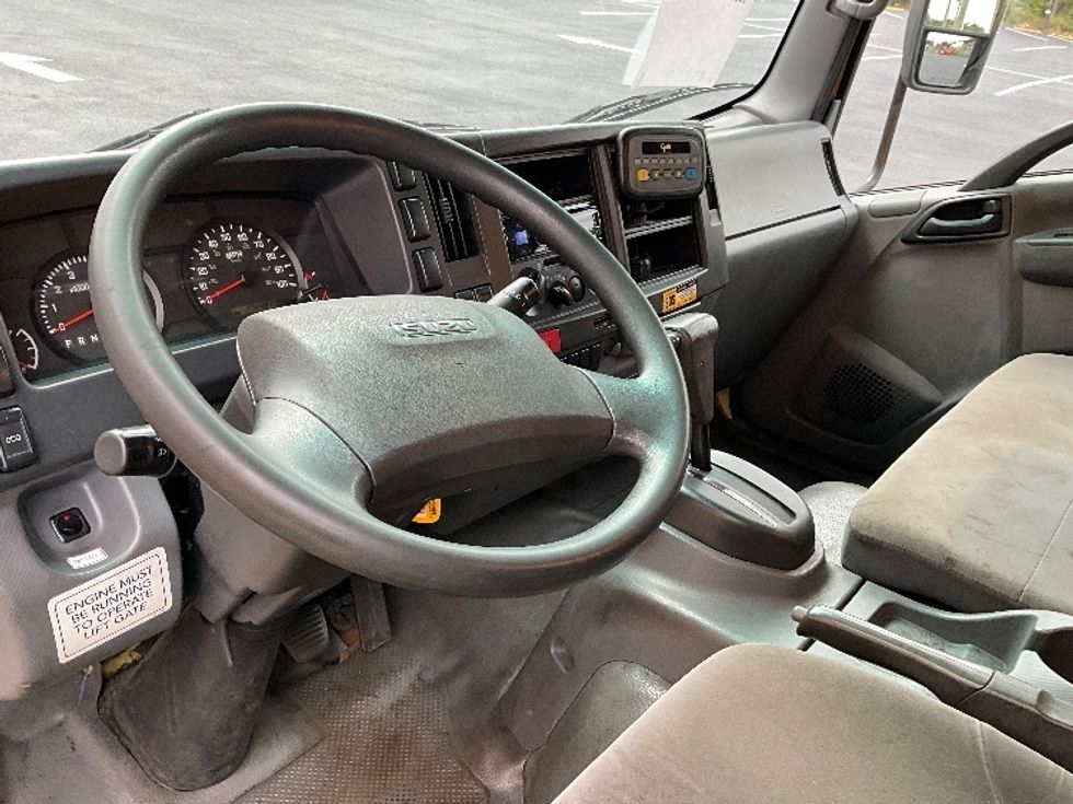Light Duty Box Truck-Light and Medium Duty Trucks-Isuzu-2016-NPR EFI-Philadelphia-PA-174,484\n\t\tmiles-$ 24,000 - Image 16