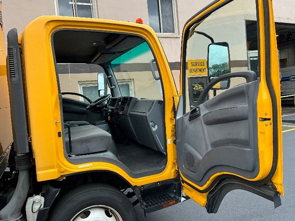 Light Duty Box Truck-Light and Medium Duty Trucks-Isuzu-2016-NPR EFI-Philadelphia-PA-174,484\n\t\tmiles-$ 24,000 - Image 19