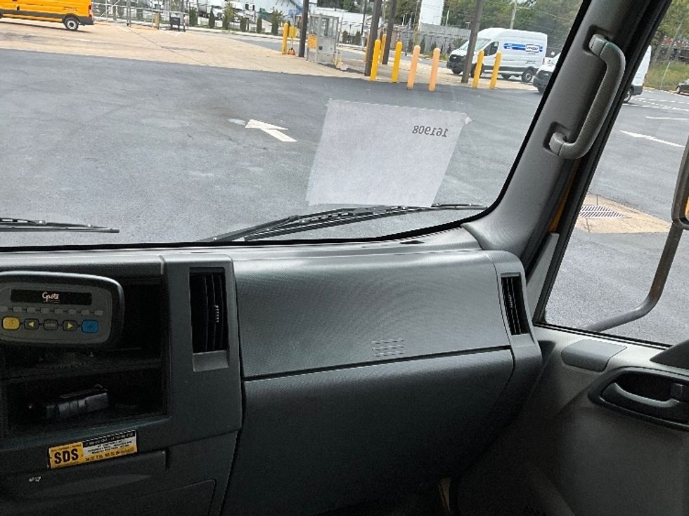 Light Duty Box Truck-Light and Medium Duty Trucks-Isuzu-2016-NPR EFI-Philadelphia-PA-174,484\n\t\tmiles-$ 24,000 - Image 20