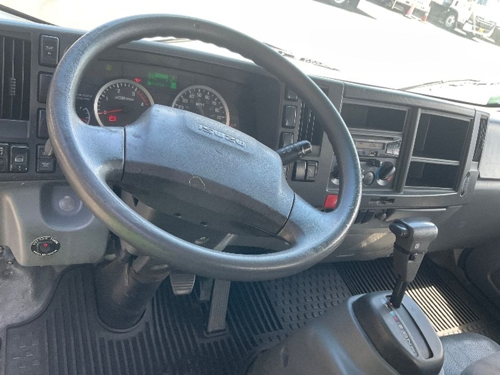 Light Duty Box Truck-Light and Medium Duty Trucks-Isuzu-2016-NPRXD-Torrance-CA-81,198\n\t\tmiles-$ 38,750 - Image 17