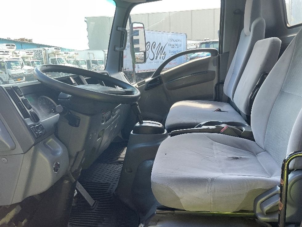 Light Duty Box Truck-Light and Medium Duty Trucks-Isuzu-2016-NPRXD-Torrance-CA-81,198\n\t\tmiles-$ 38,750 - Image 19