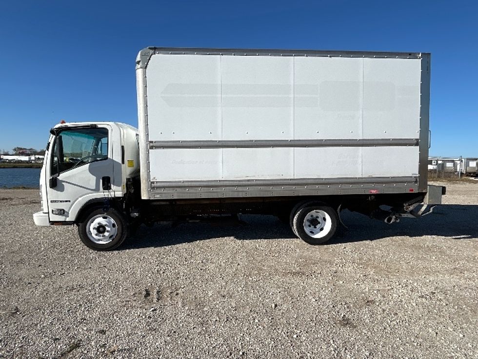 Light Duty Box Truck-Light and Medium Duty Trucks-Isuzu-2017-NPR-Chicago (Chicago Ridge)-IL-192,896\n\t\tmiles-$ 9,500 - Image 4