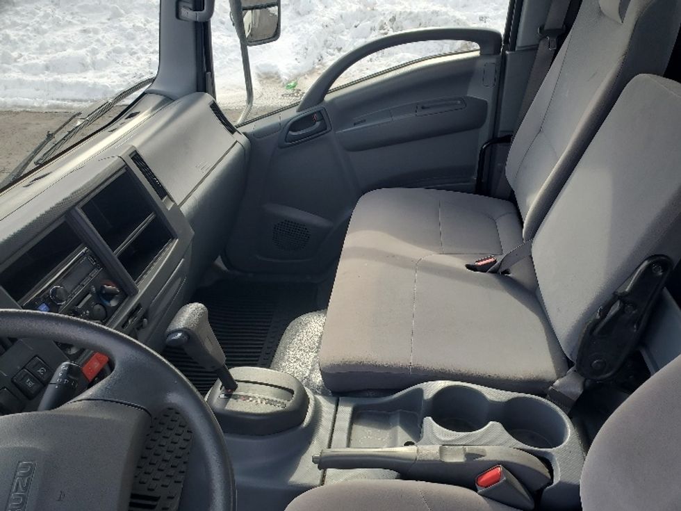 Light Duty Box Truck-Light and Medium Duty Trucks-Isuzu-2017-NPR EFI-White Deer-PA-101,039\n\t\tmiles-$ 30,250 - Image 19