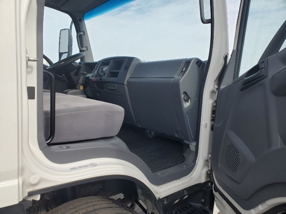 Light Duty Box Truck-Light and Medium Duty Trucks-Isuzu-2017-NPR EFI-White Deer-PA-101,039\n\t\tmiles-$ 30,250 - Image 20