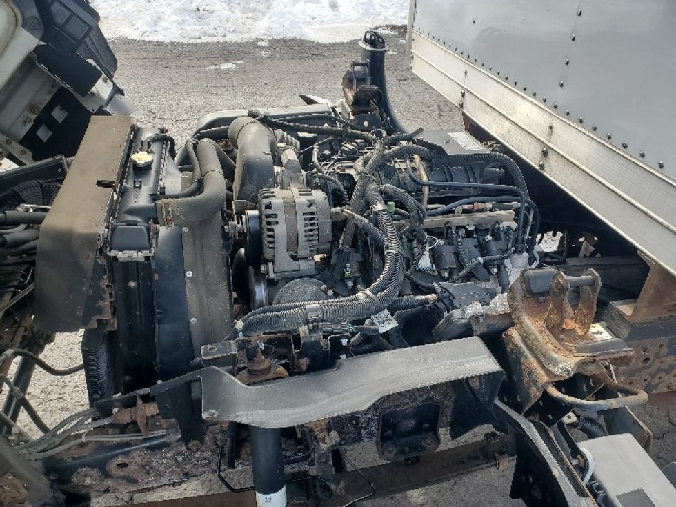 Light Duty Box Truck-Light and Medium Duty Trucks-Isuzu-2017-NPR EFI-White Deer-PA-101,039\n\t\tmiles-$ 30,250 - Image 24