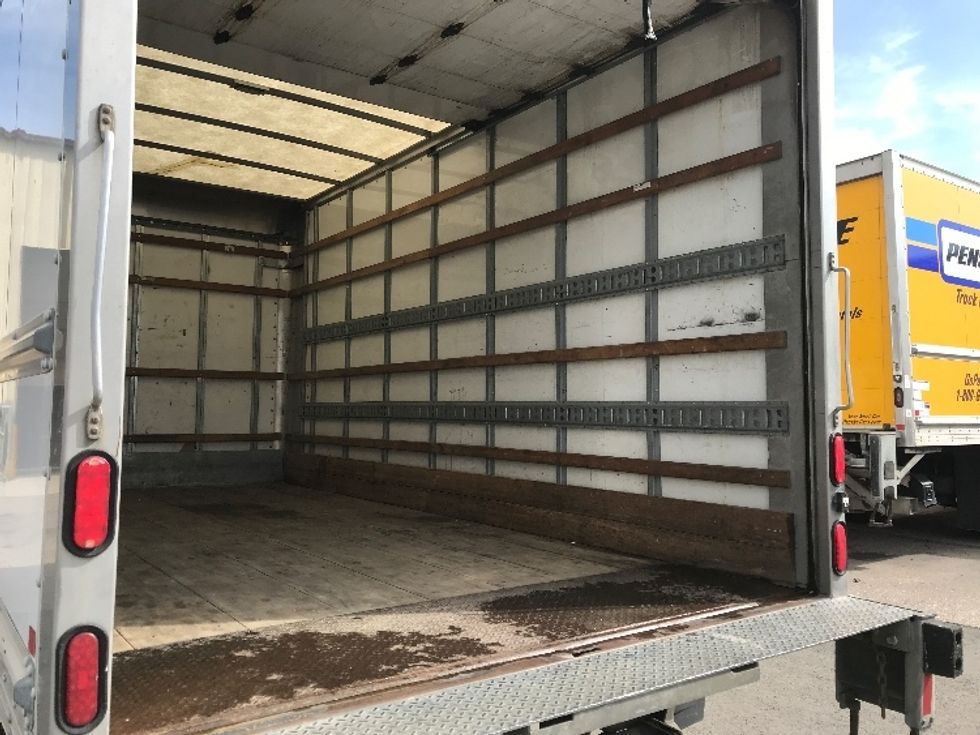 Light Duty Box Truck-Light and Medium Duty Trucks-Isuzu-2018-NPR-Calgary-AB-173,750\n\t\tkm-$ 44,500 - Image 12