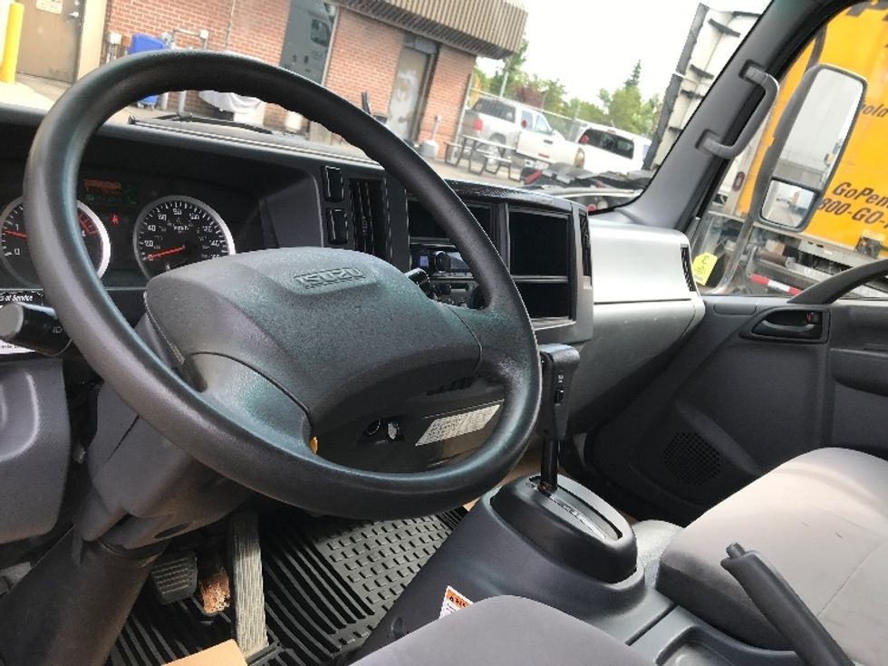 Light Duty Box Truck-Light and Medium Duty Trucks-Isuzu-2018-NPR-Calgary-AB-173,750\n\t\tkm-$ 44,500 - Image 17