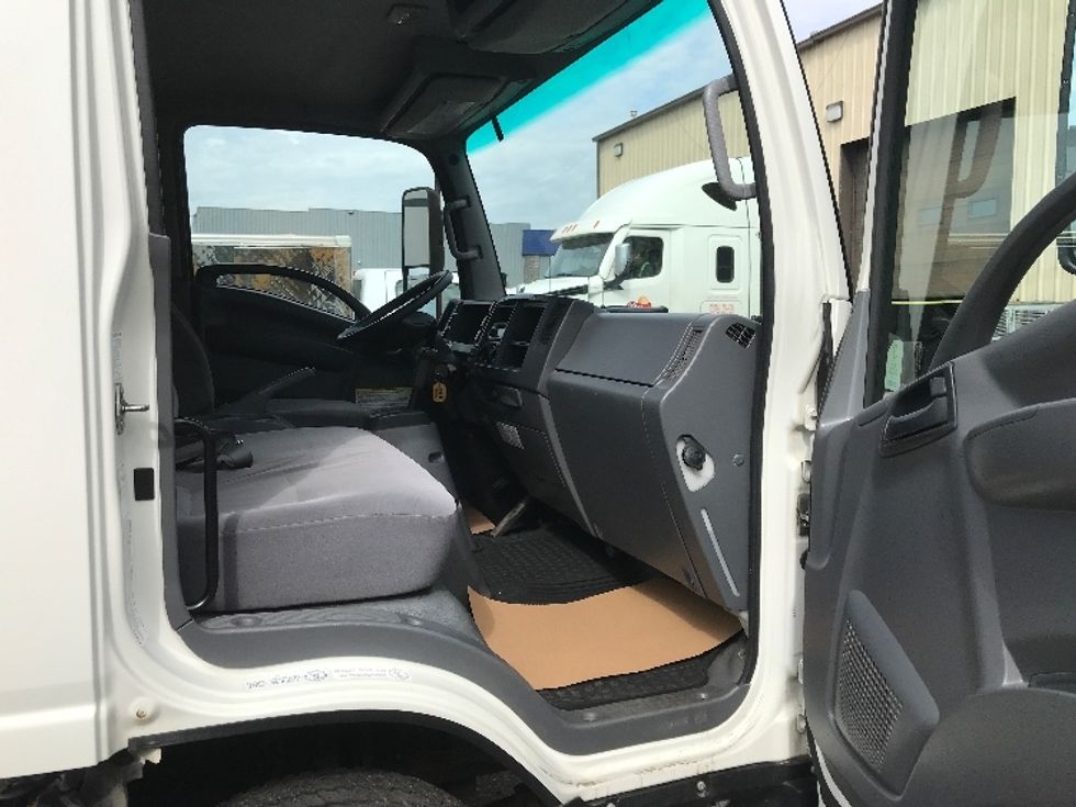Light Duty Box Truck-Light and Medium Duty Trucks-Isuzu-2018-NPR-Calgary-AB-173,750\n\t\tkm-$ 44,500 - Image 22