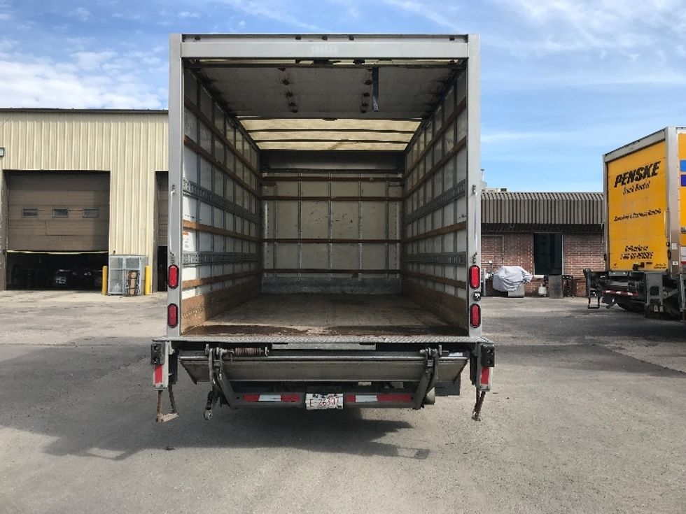 Light Duty Box Truck-Light and Medium Duty Trucks-Isuzu-2018-NPR-Calgary-AB-173,750\n\t\tkm-$ 44,500 - Image 8
