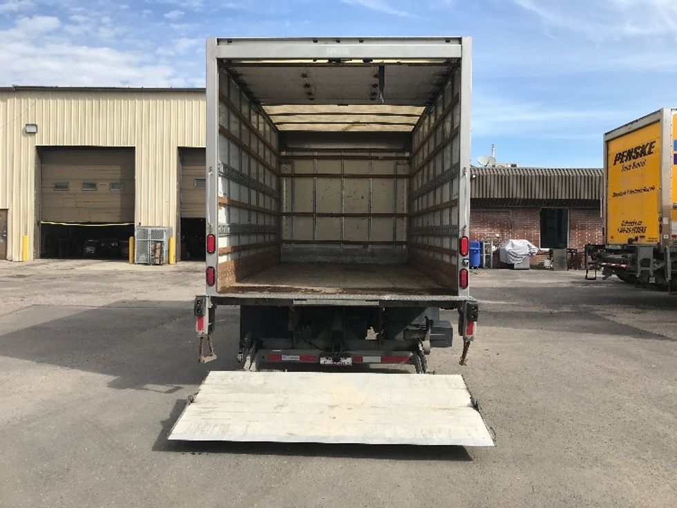 Light Duty Box Truck-Light and Medium Duty Trucks-Isuzu-2018-NPR-Calgary-AB-173,750\n\t\tkm-$ 44,500 - Image 9