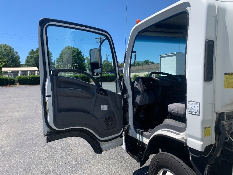 Light Duty Box Truck-Light and Medium Duty Trucks-Isuzu-2018-NPR-Charlotte-NC-196,066\n\t\tmiles-$ 12,000 - Image 16