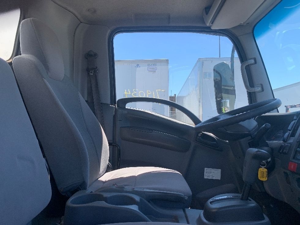 Light Duty Box Truck-Light and Medium Duty Trucks-Isuzu-2018-NPR-Charlotte-NC-196,066\n\t\tmiles-$ 12,000 - Image 22