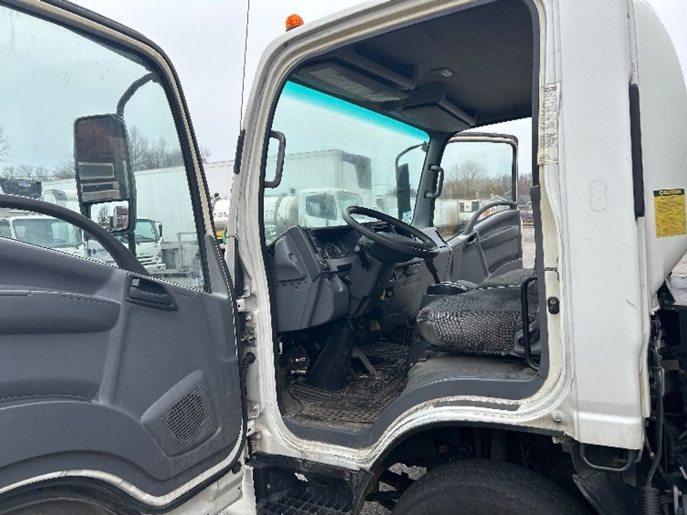 Light Duty Box Truck-Light and Medium Duty Trucks-Isuzu-2018-NPR-Chicopee-MA-258,620\n\t\tmiles-$ 15,500 - Image 16