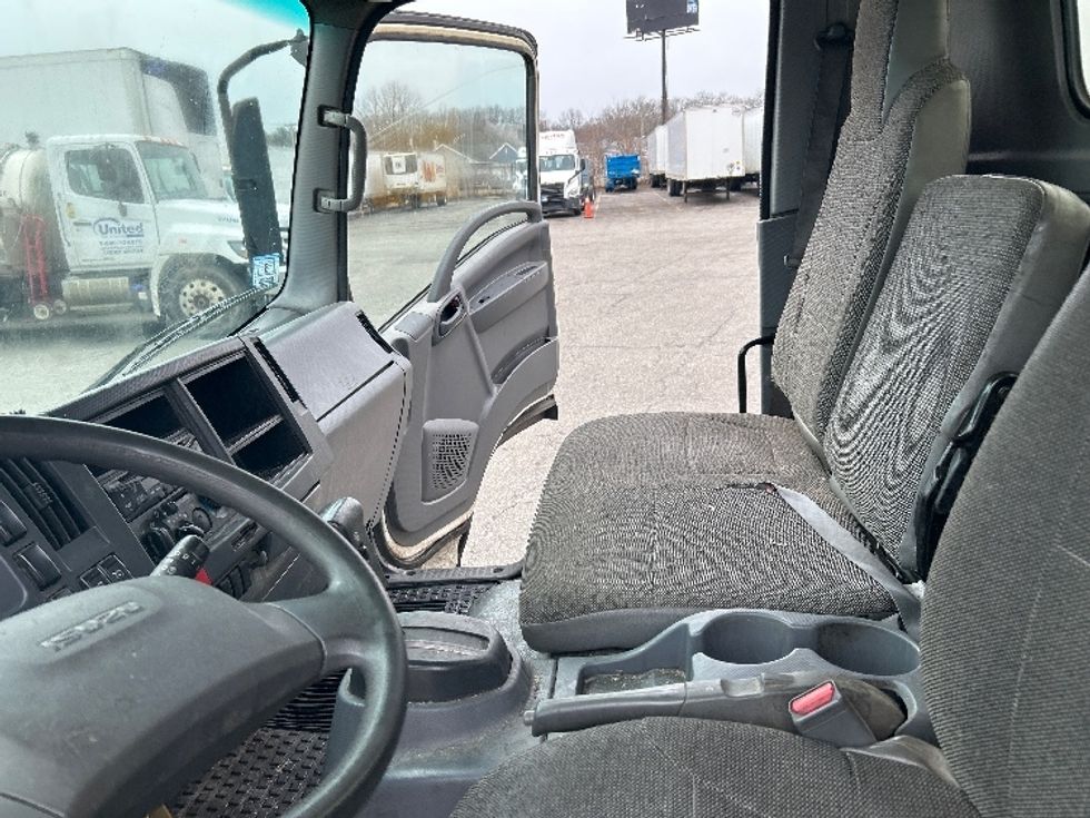 Light Duty Box Truck-Light and Medium Duty Trucks-Isuzu-2018-NPR-Chicopee-MA-258,620\n\t\tmiles-$ 15,500 - Image 19