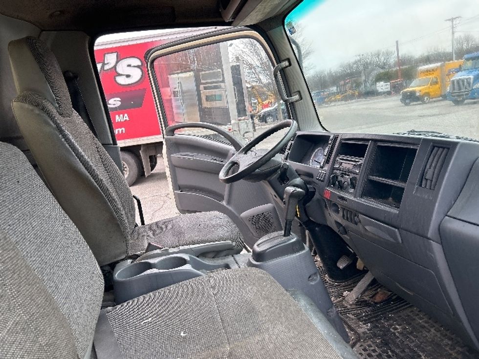 Light Duty Box Truck-Light and Medium Duty Trucks-Isuzu-2018-NPR-Chicopee-MA-258,620\n\t\tmiles-$ 15,500 - Image 22