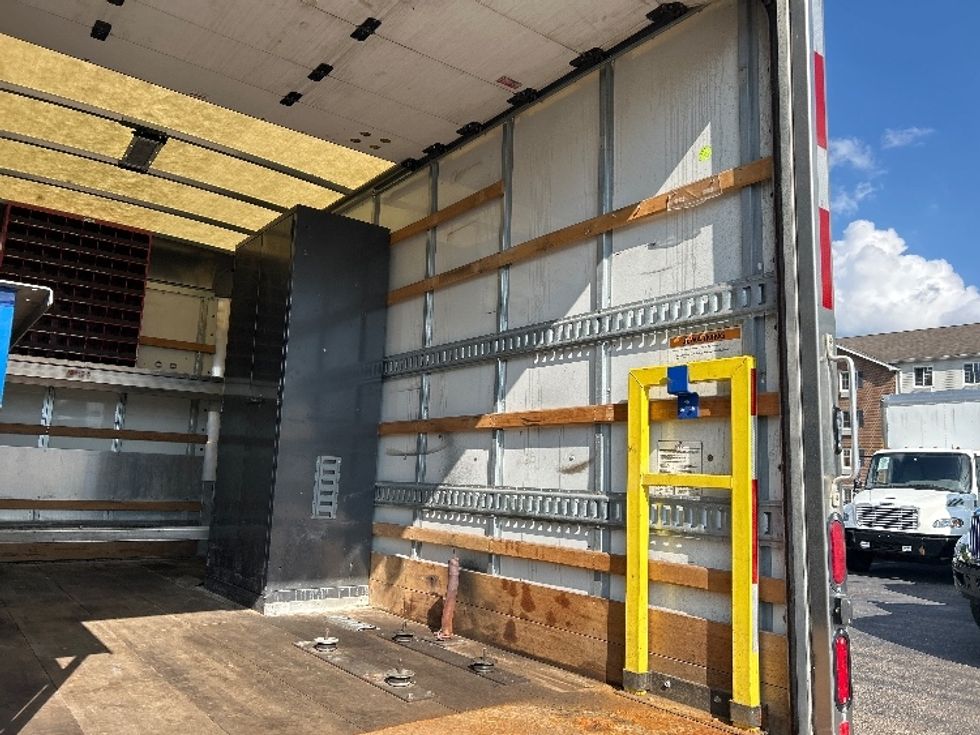 Light Duty Box Truck-Light and Medium Duty Trucks-Isuzu-2018-NPR EFI-Akron-OH-54,002\n\t\tmiles-$ 35,750 - Image 12