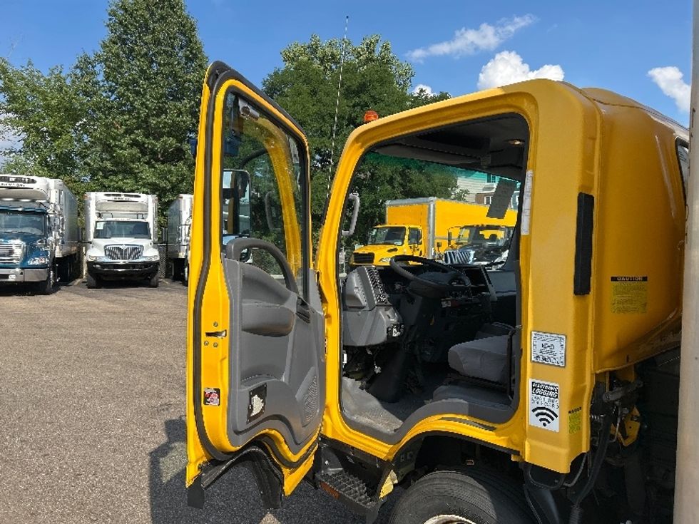 Light Duty Box Truck-Light and Medium Duty Trucks-Isuzu-2018-NPR EFI-Akron-OH-54,002\n\t\tmiles-$ 35,750 - Image 16