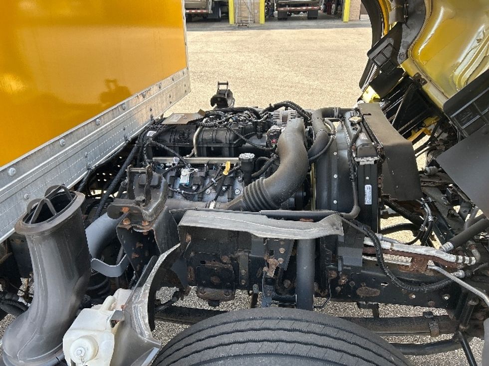 Light Duty Box Truck-Light and Medium Duty Trucks-Isuzu-2018-NPR EFI-Akron-OH-54,002\n\t\tmiles-$ 35,750 - Image 23