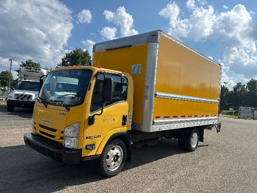 Light Duty Box Truck-Light and Medium Duty Trucks-Isuzu-2018-NPR EFI-Akron-OH-54,002\n\t\tmiles-$ 35,750 - Image 3