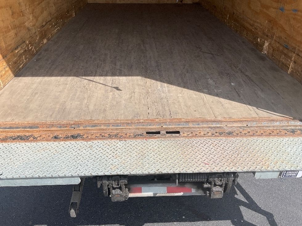 Light Duty Box Truck-Light and Medium Duty Trucks-Isuzu-2018-NPR EFI-Akron-OH-68,713\n\t\tmiles-$ 34,250 - Image 10