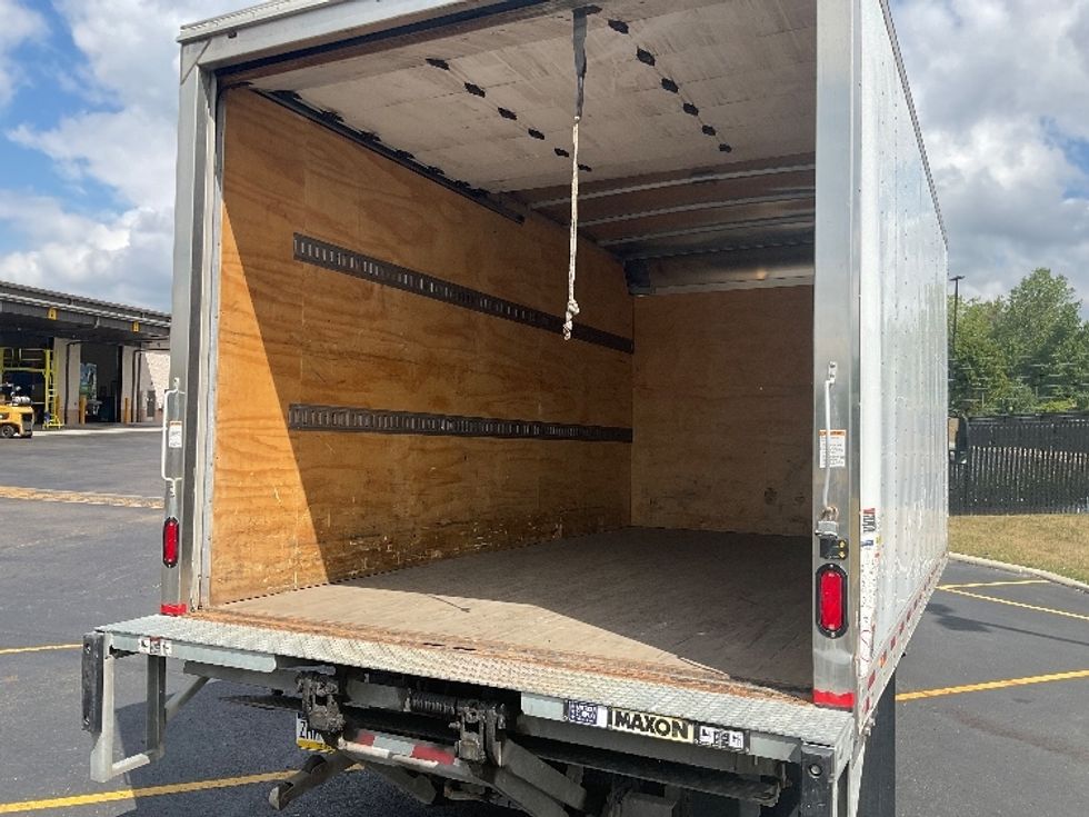 Light Duty Box Truck-Light and Medium Duty Trucks-Isuzu-2018-NPR EFI-Akron-OH-68,713\n\t\tmiles-$ 34,250 - Image 11